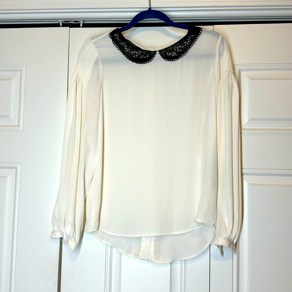 Zara White w/ Black lace collar adorable blouse